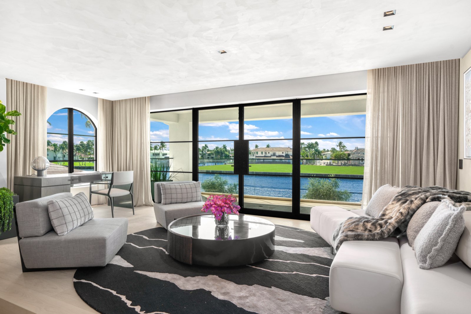 Boca Raton Spanish River — Master sitting area