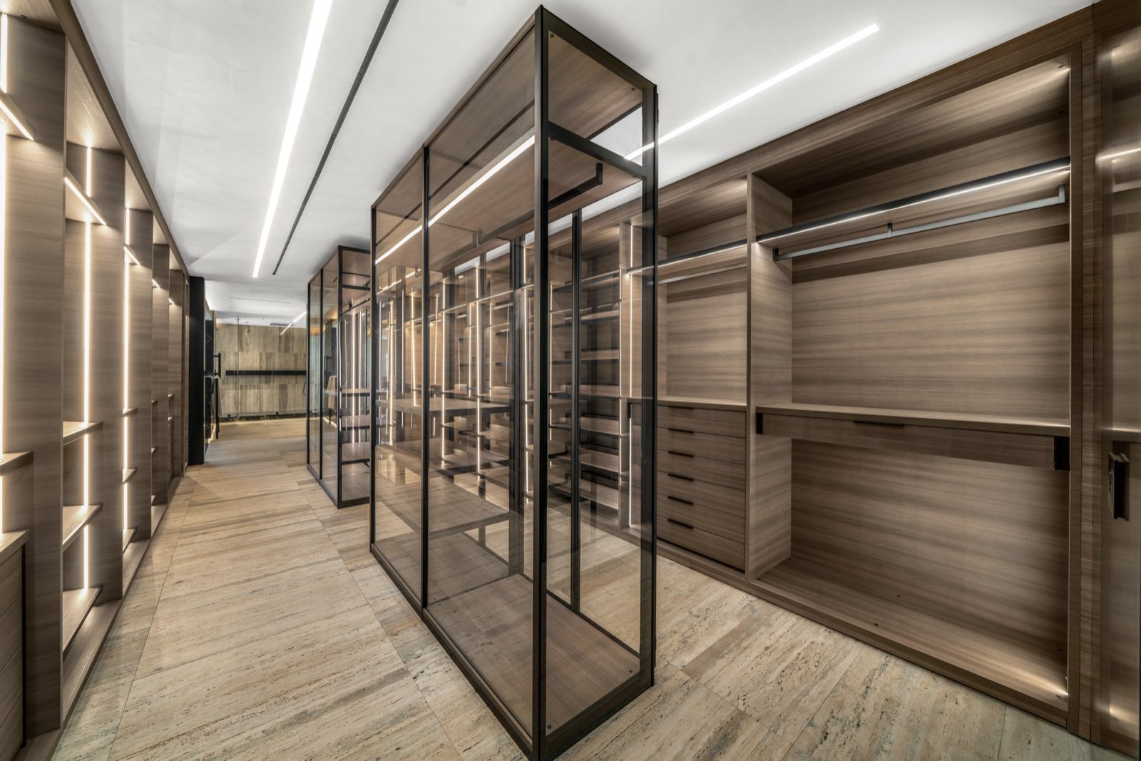 Boca Raton Spanish River — Master closet