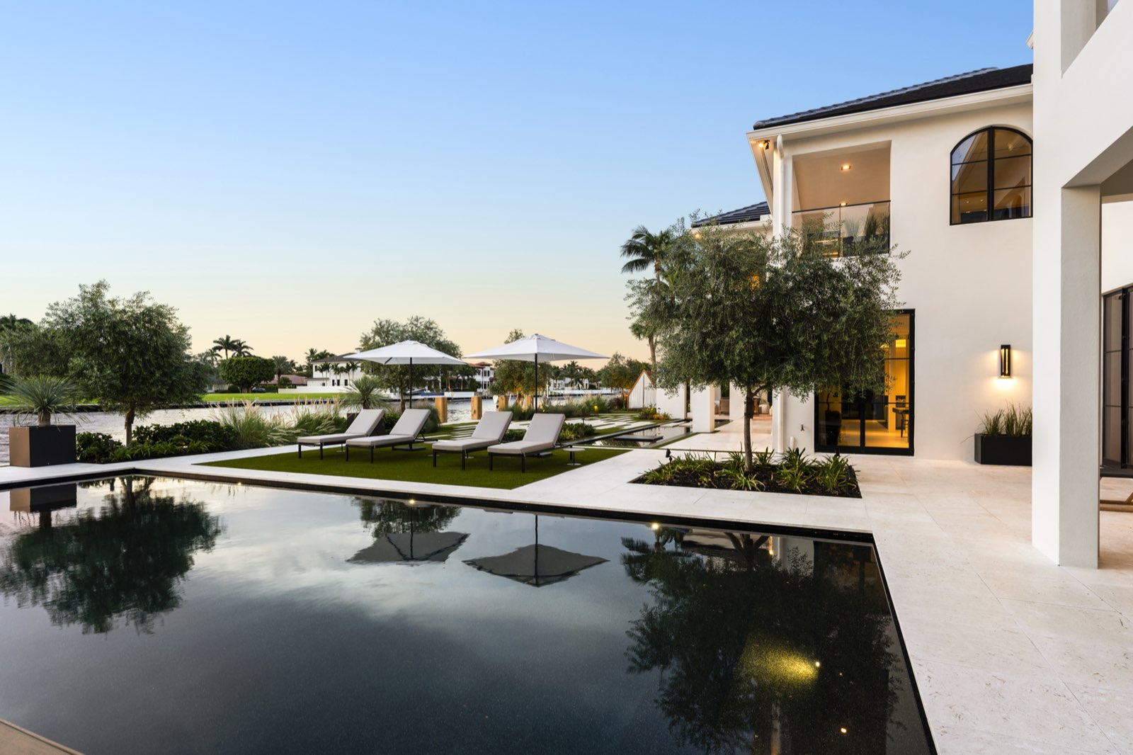 Boca Raton Spanish River — Pool at dusk